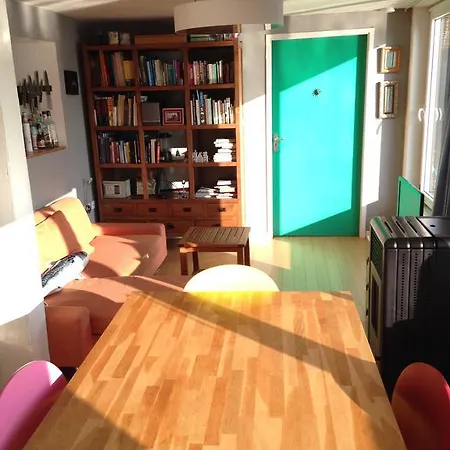Sunny Houseboat شقة