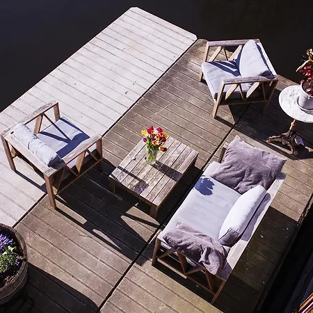 Sunny Houseboat شقة