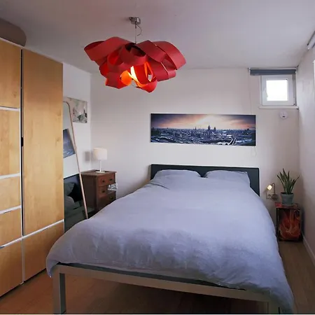 Sunny Houseboat شقة *
