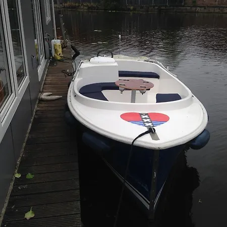 Sunny Houseboat